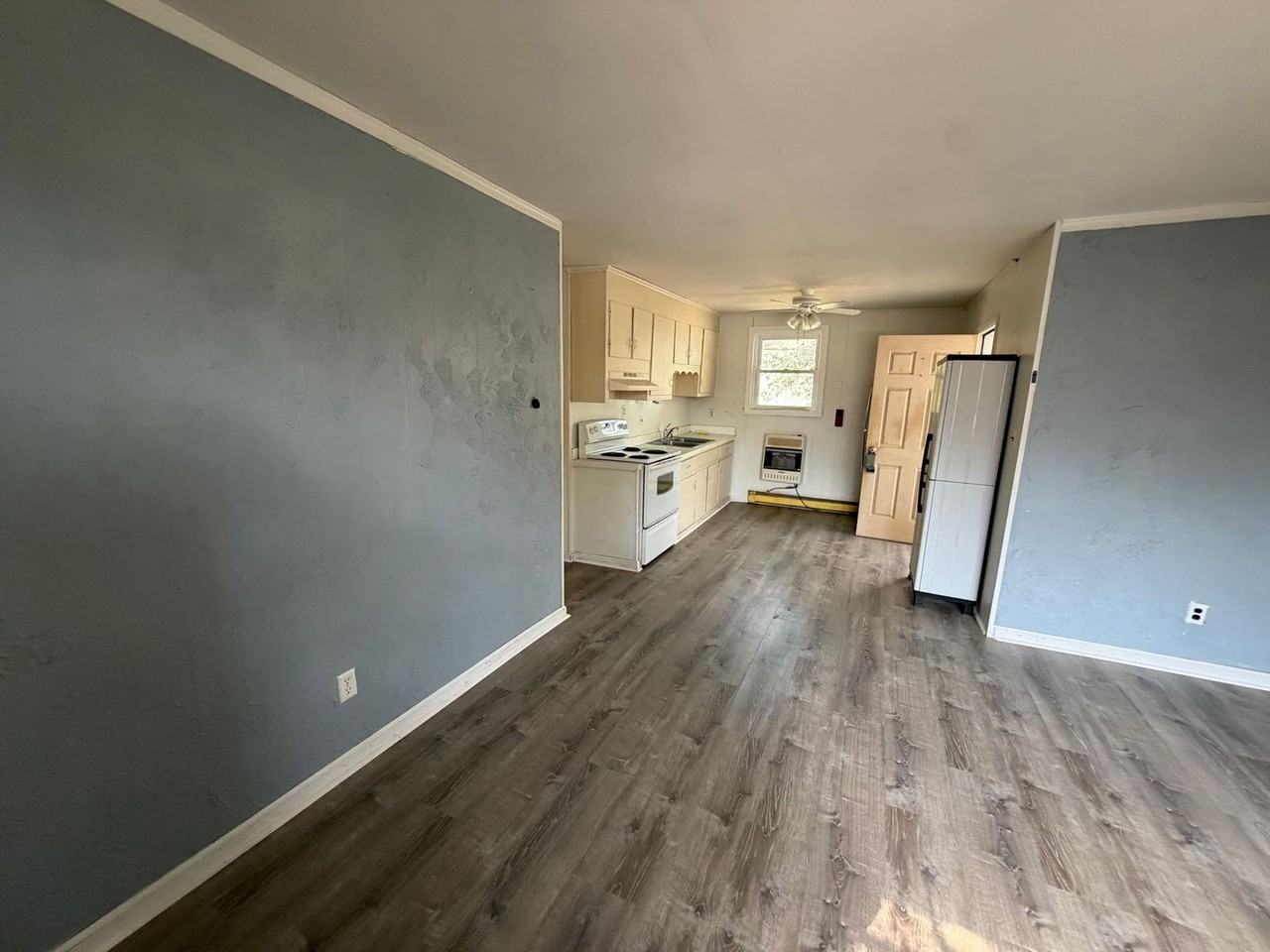 106 S Colony Ct - Photo 2 of 9