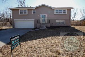 featured image of 2201 Thomas Dr