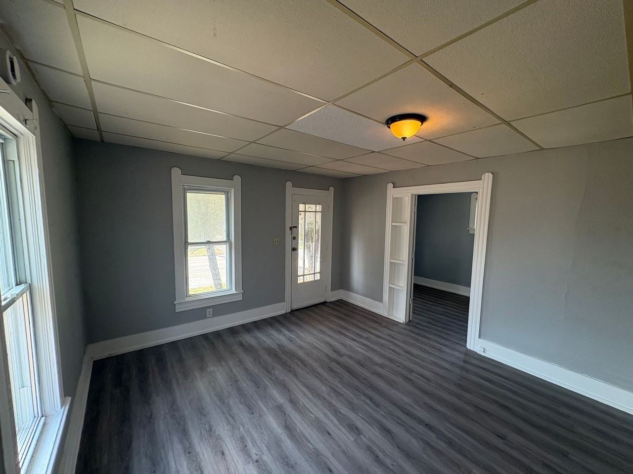 1030 W 17th St - Photo 6 of 20