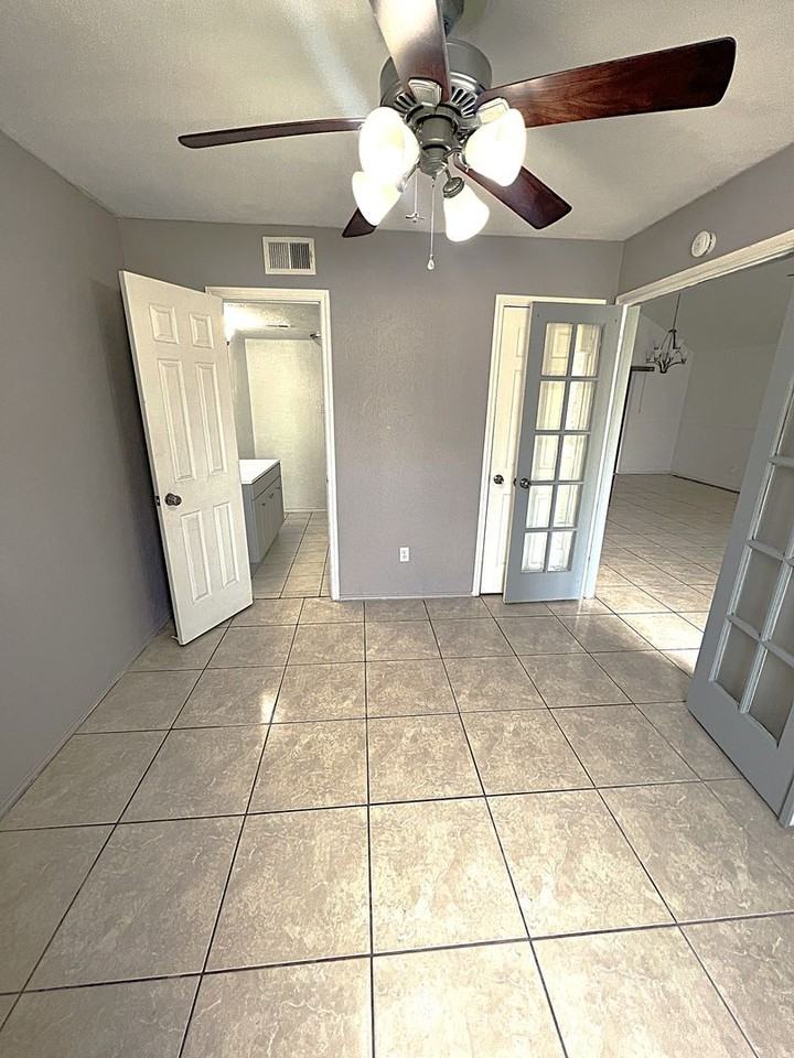 19906 Rising Star Dr - Photo 4 of 26