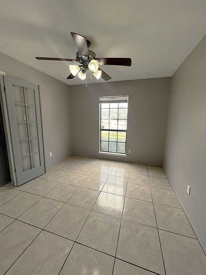 19906 Rising Star Dr - Photo 6 of 26