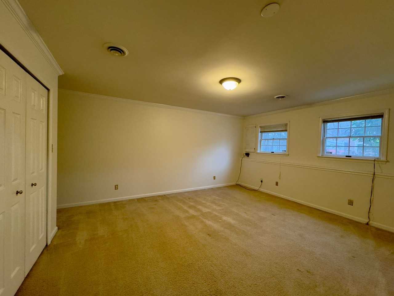 30 Tenby Ct - Photo 2 of 33