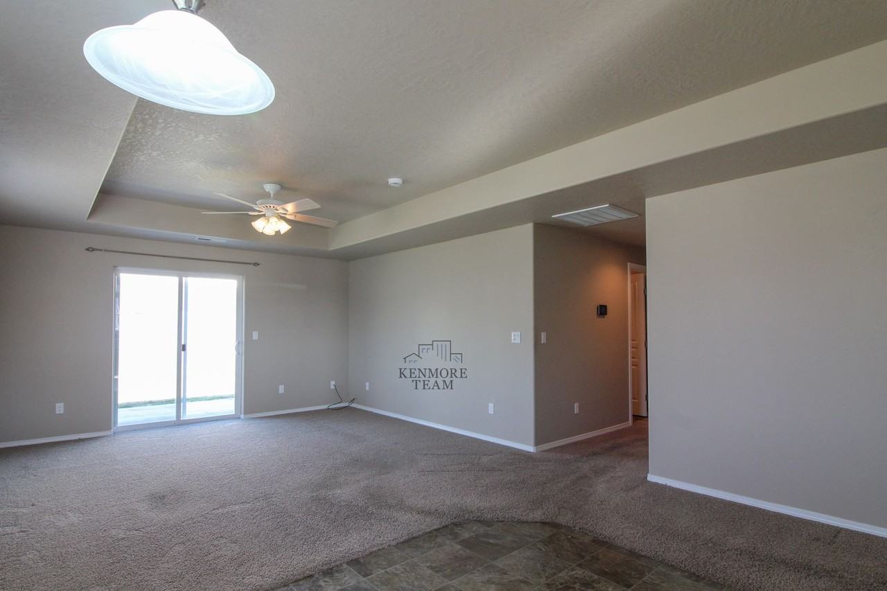 6101 Turf Paradise Dr - Photo 5 of 18