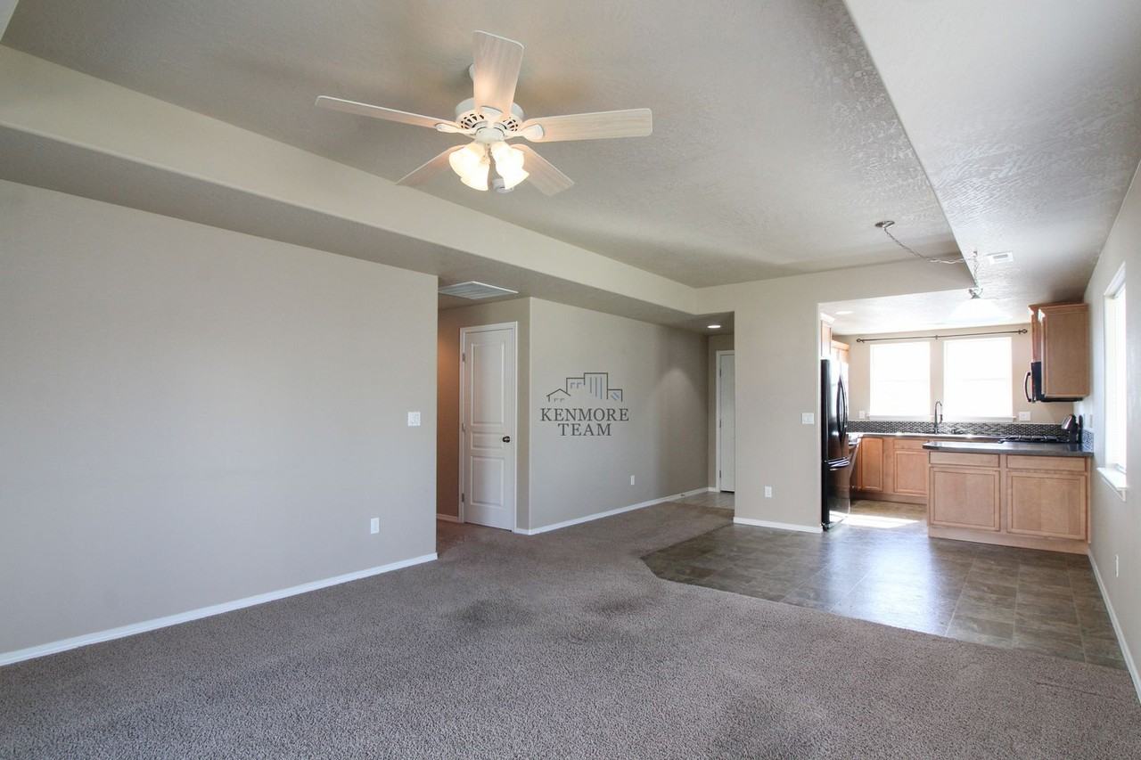 6101 Turf Paradise Dr - Photo 7 of 18