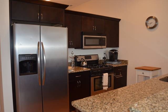 918 W Belmont Ave #204 - Photo 7 of 18