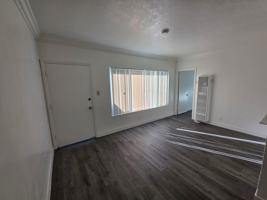 featured image of 217 W Wilson Ave