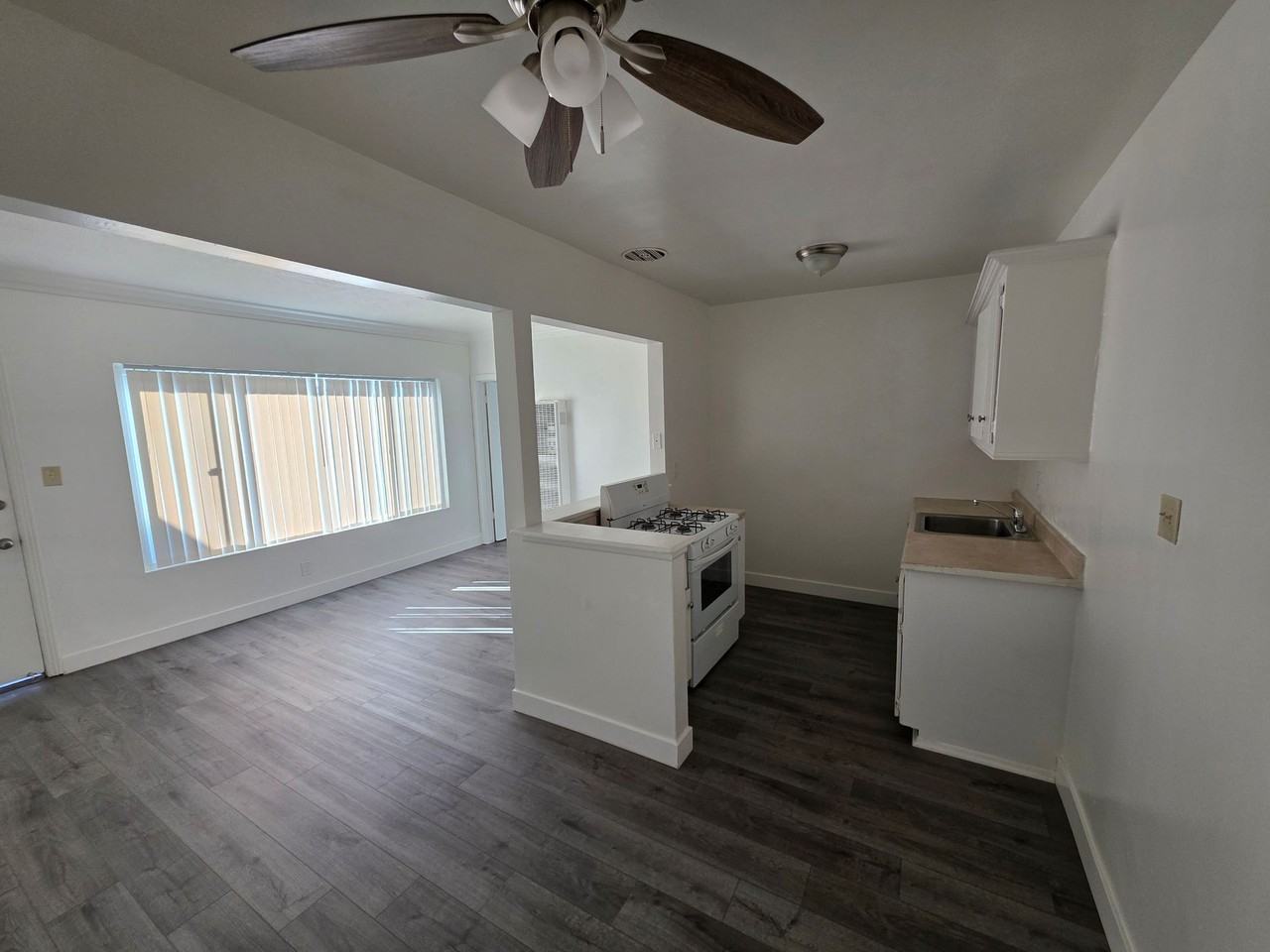 Wilson Apartments (217 W. Wilson) - Photo 3 of 5