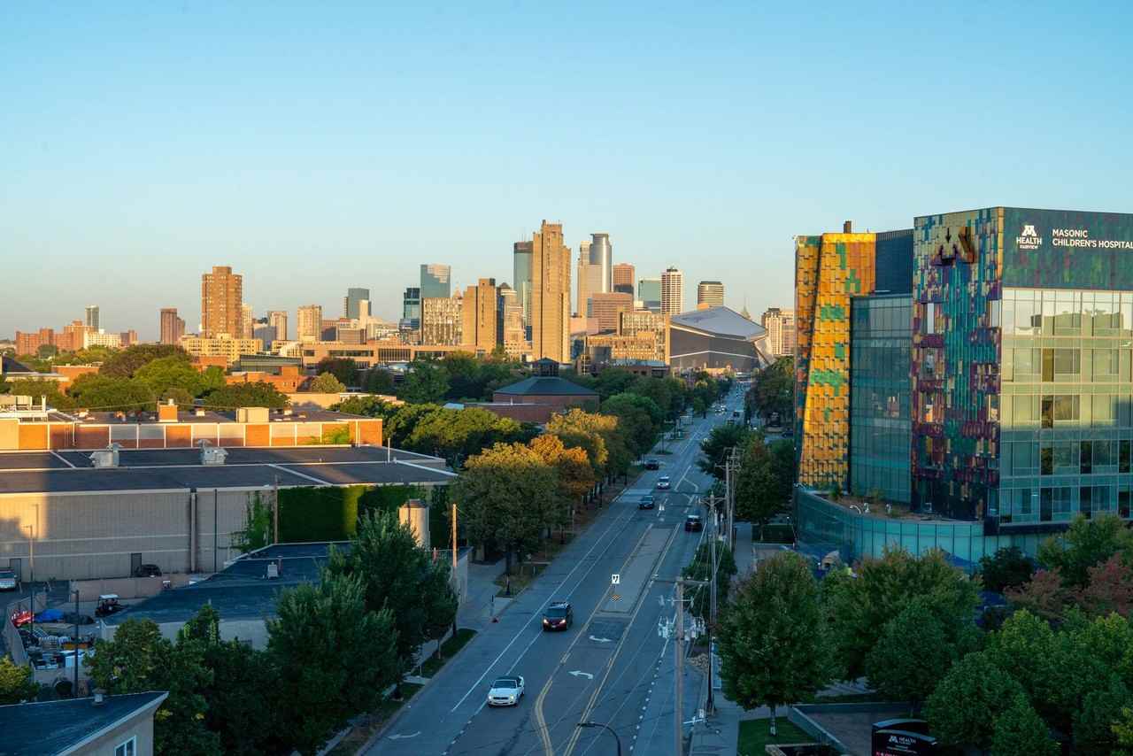 Luna Apartments - Photo 3 of 33