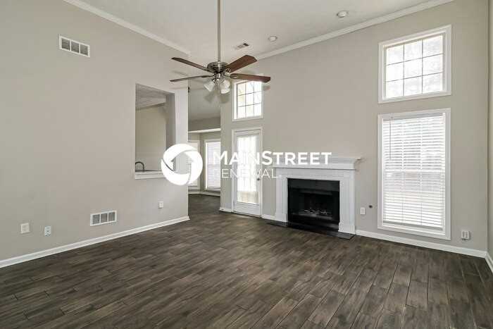 2615 Darlington Ct - Photo 5 of 18