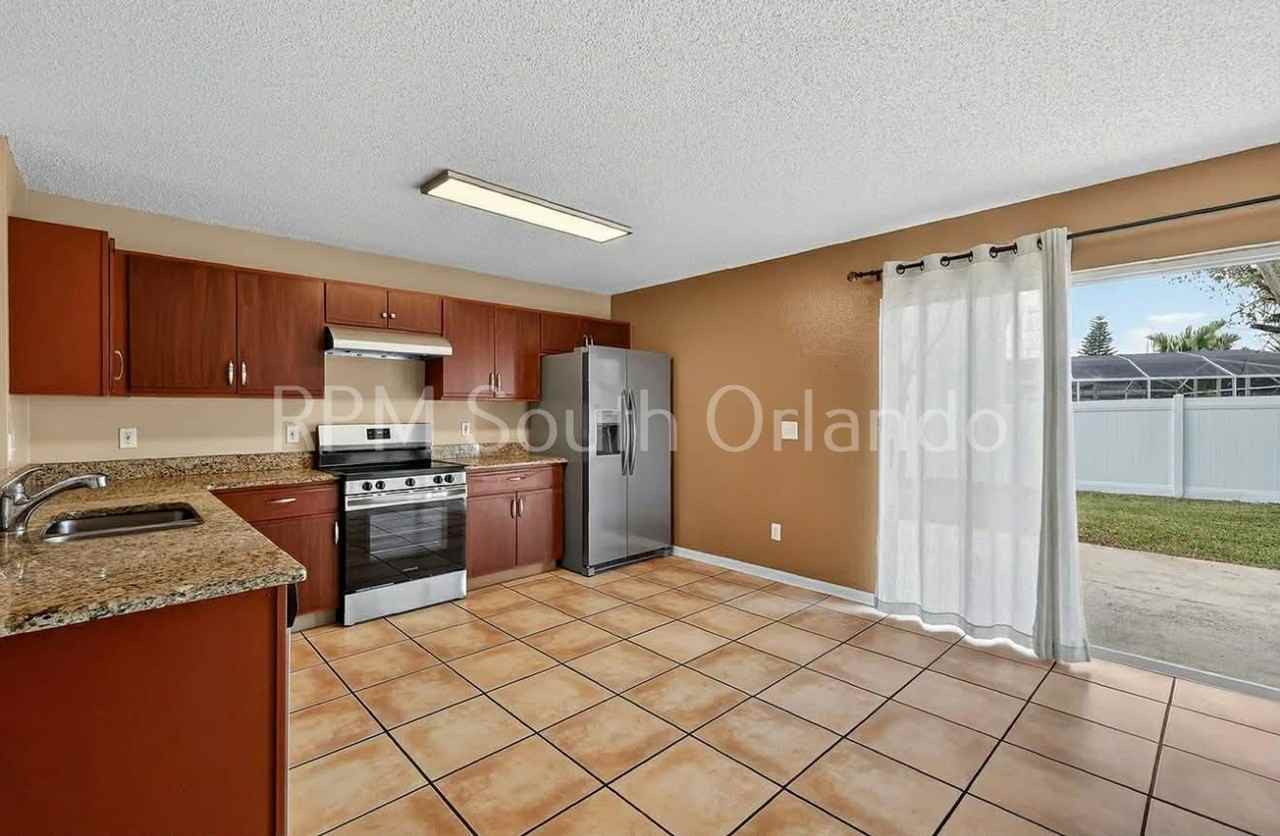 12952 Los Alamitos Ct - Photo 3 of 30