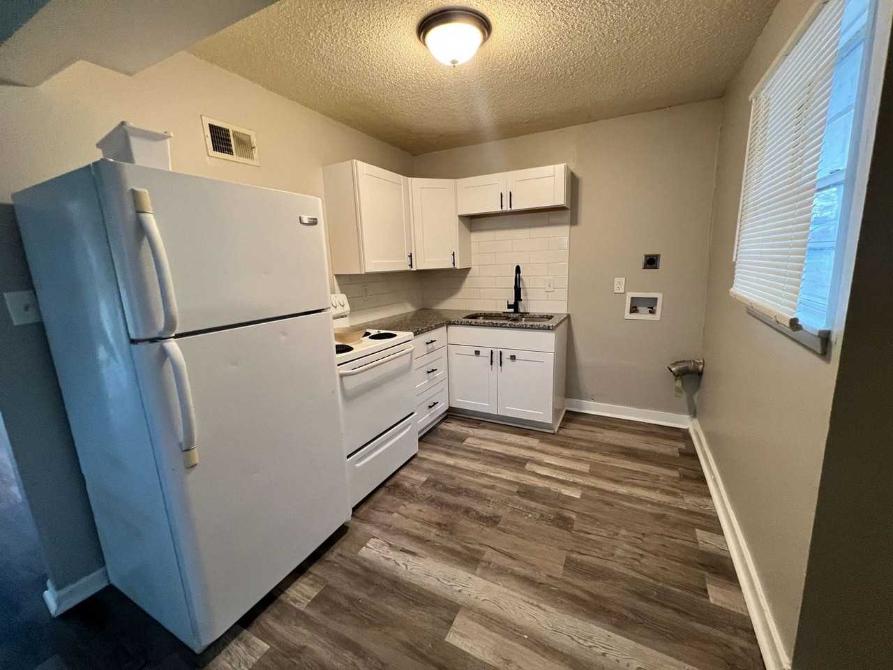 6203 E 152nd Ter ##B - Photo 5 of 11