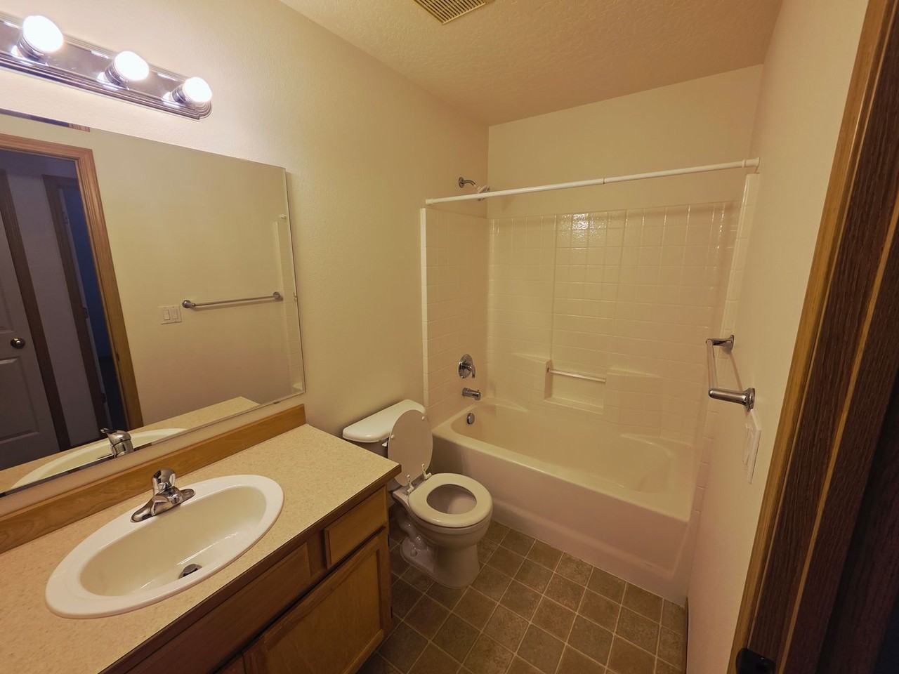 5042 N Lemonwood Ln - Photo 3 of 7