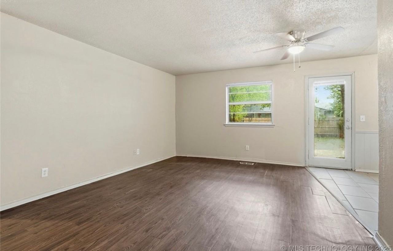 11502 E 37th St - Photo 2 of 10