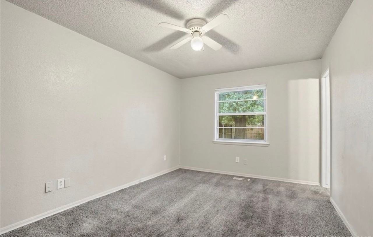 11502 E 37th St - Photo 6 of 10