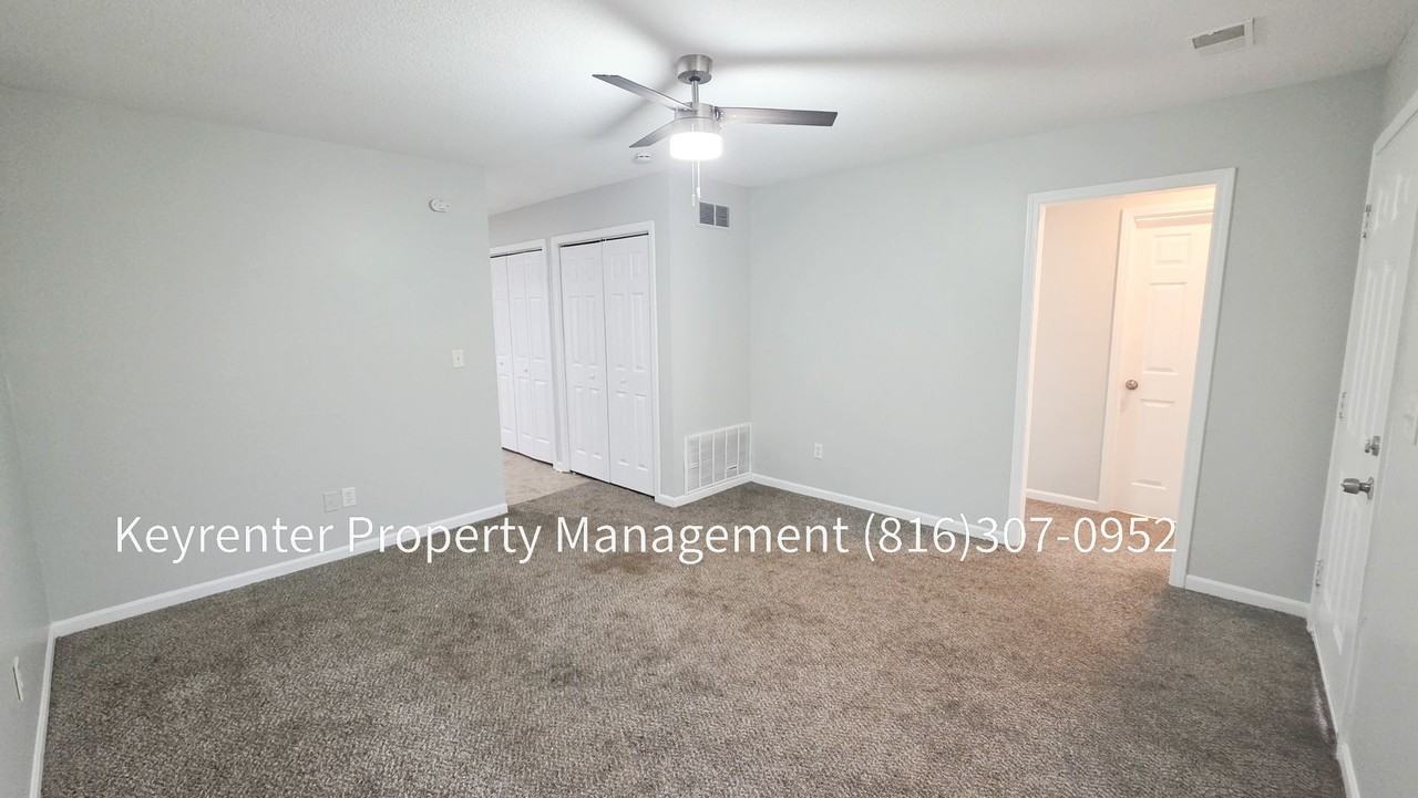 5200 Olive St - Photo 4 of 22