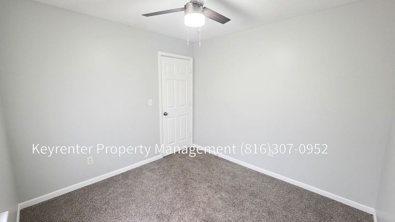 5200 Olive St - Photo 7 of 22