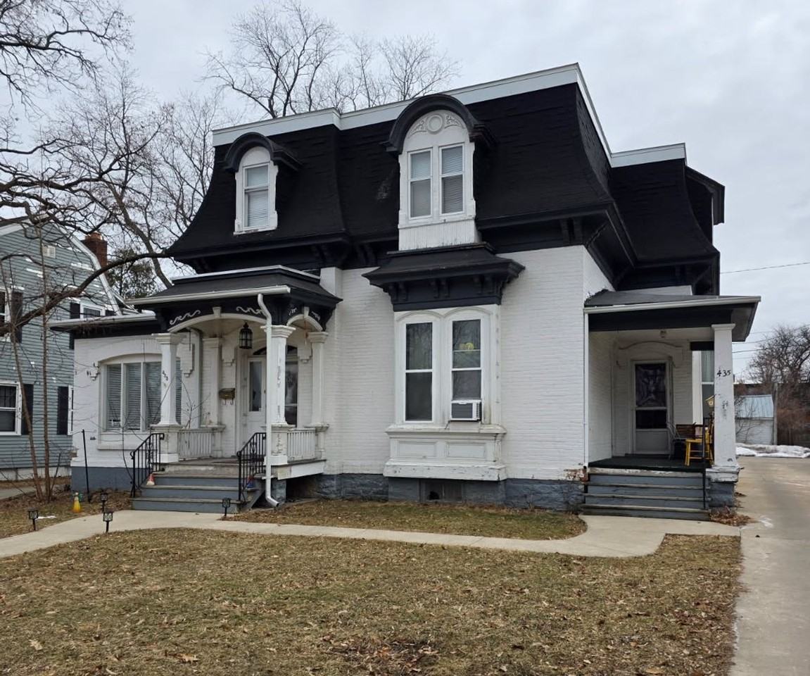 433 S Van Buren St - Photo 2 of 9