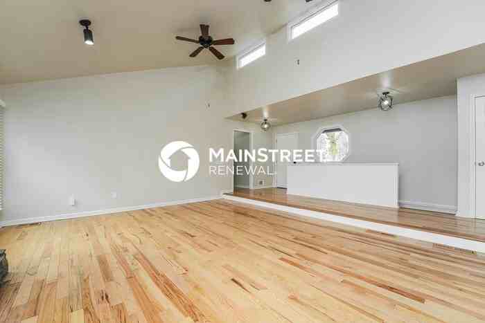 3087 Sanibel Dr - Photo 4 of 18