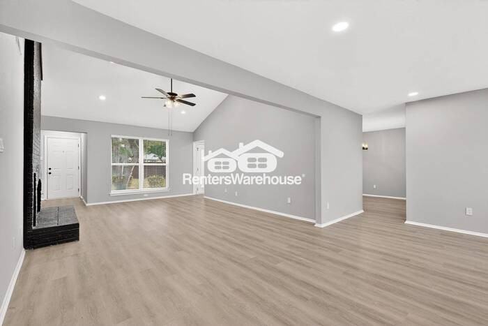 1136 Princeton Dr - Photo 4 of 45