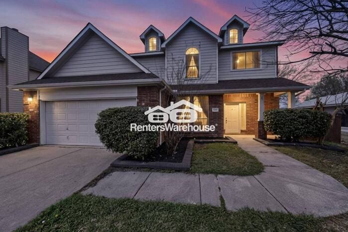 303 Terrace Dr - Photo 2 of 40