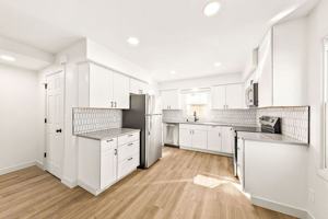 featured image of 215 W Pembroke Way
