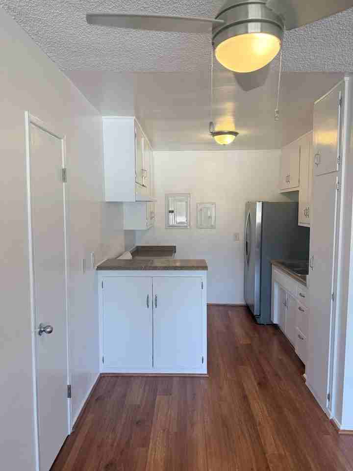 1 Month Free! Renovated Units in Central Van Nuys - Photo 4 of 22