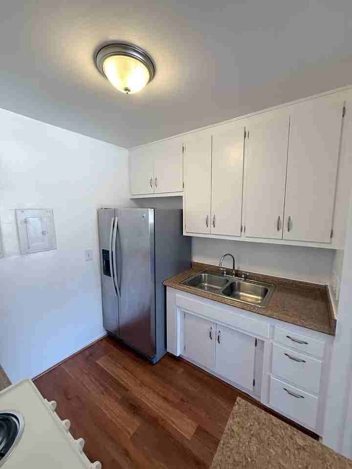 1 Month Free! Renovated Units in Central Van Nuys - Photo 5 of 22
