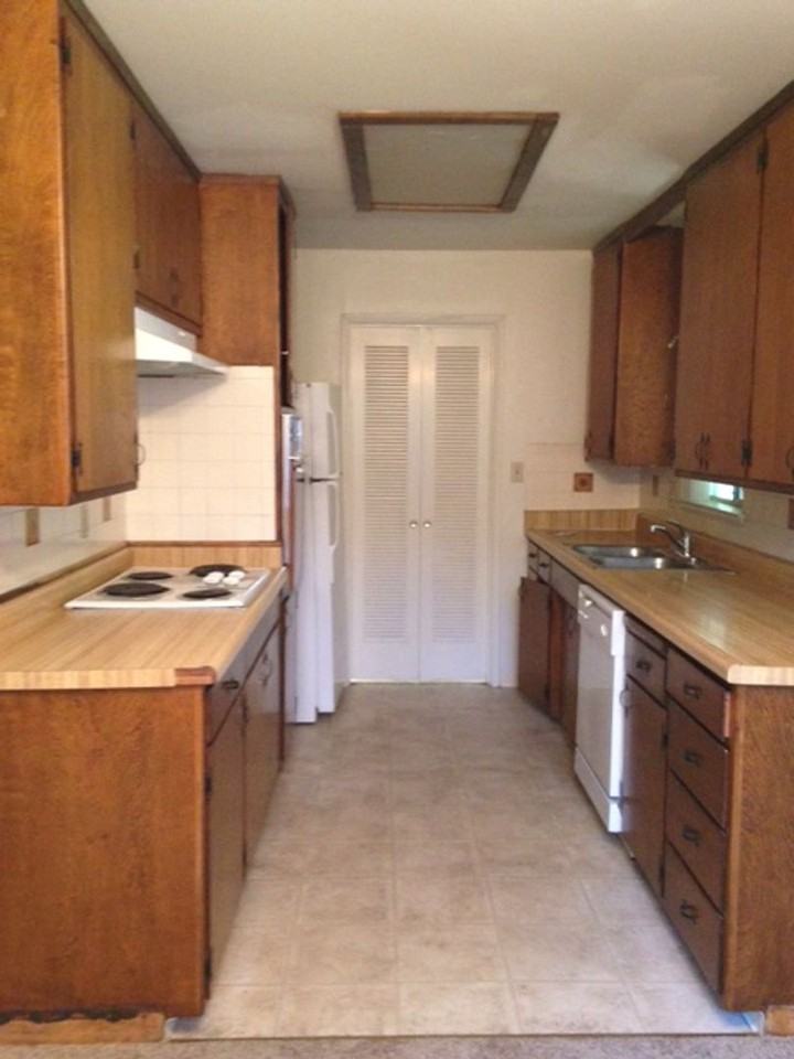 1102 Pine Ln - Photo 2 of 3