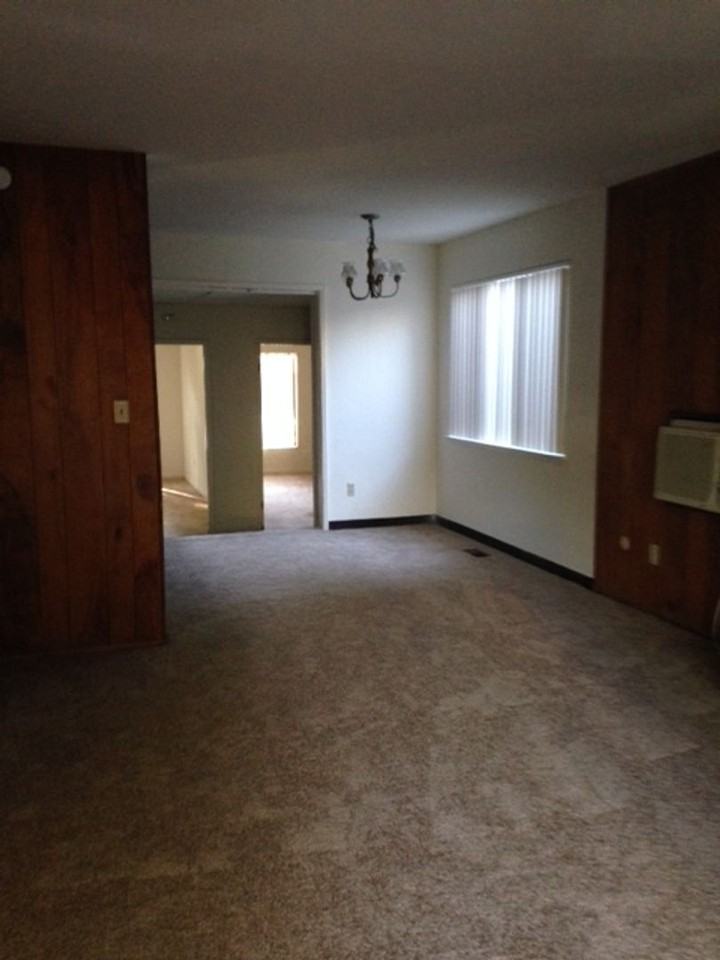 1102 Pine Ln - Photo 3 of 3