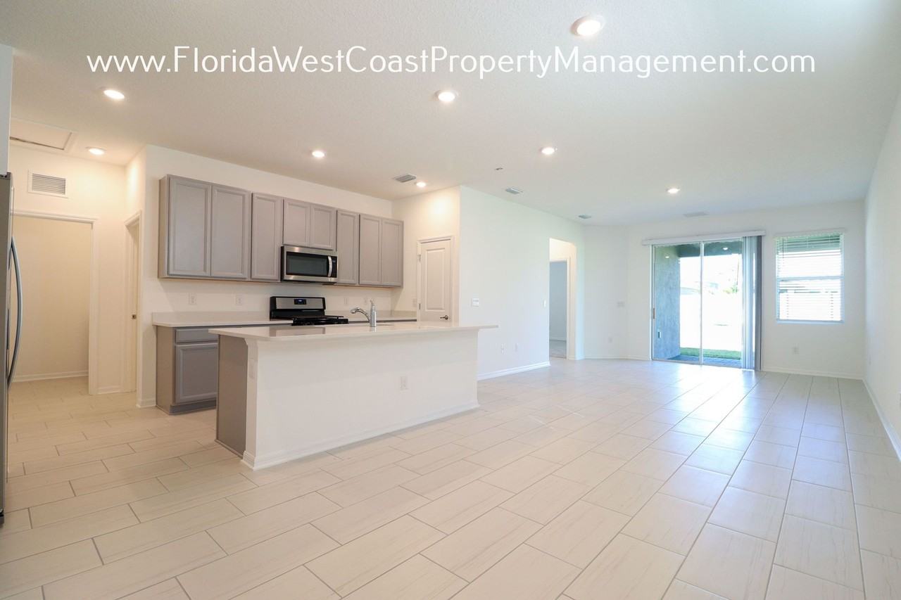 5871 Bungalow Grove Ct - Photo 5 of 26