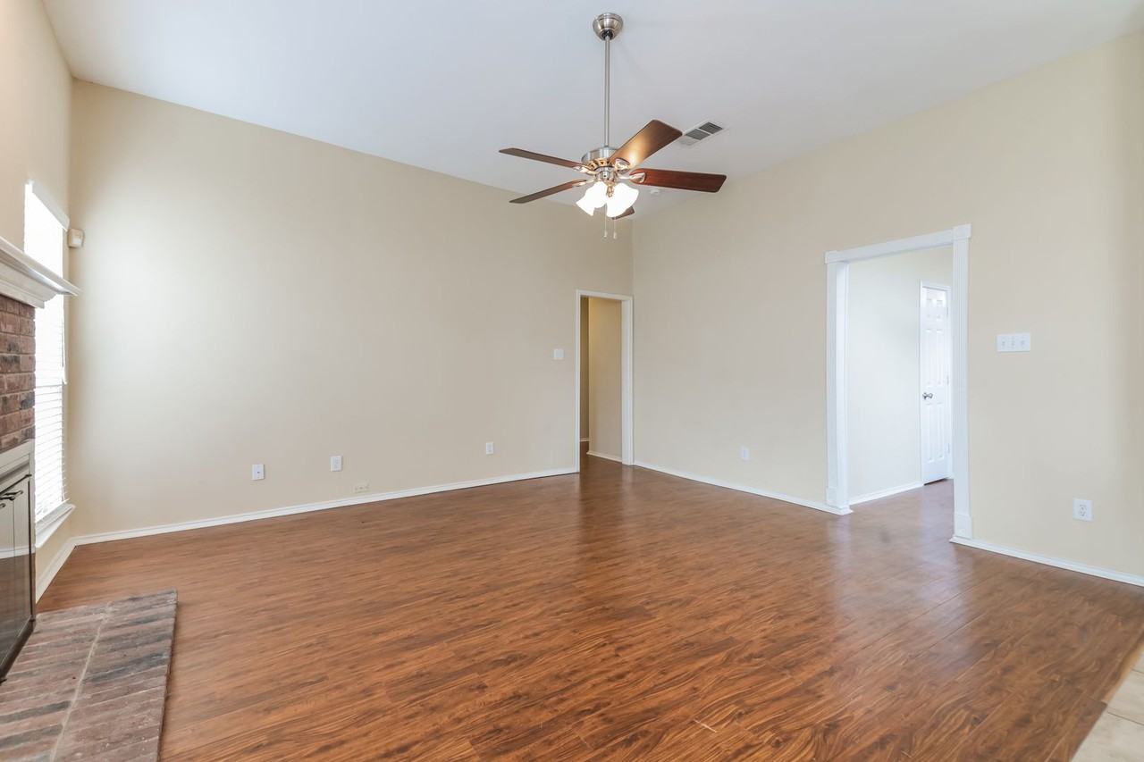 625 Primrose Ln - Photo 6 of 16