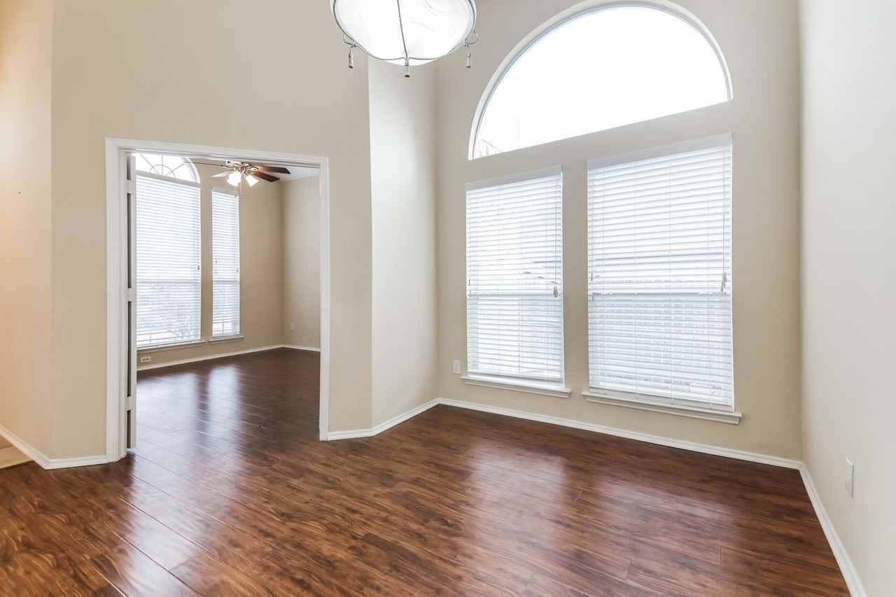 625 Primrose Ln - Photo 7 of 16