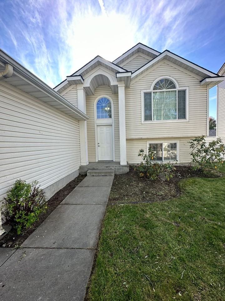 2506 W Pocono Ct - Photo 2 of 15