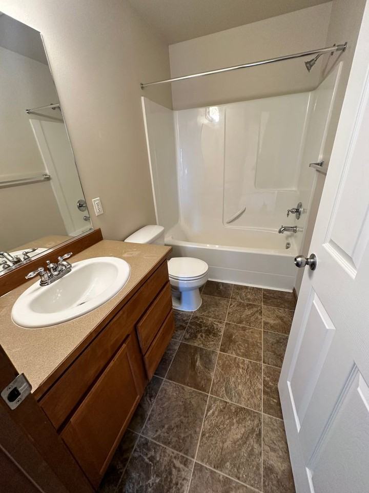 2506 W Pocono Ct - Photo 7 of 15