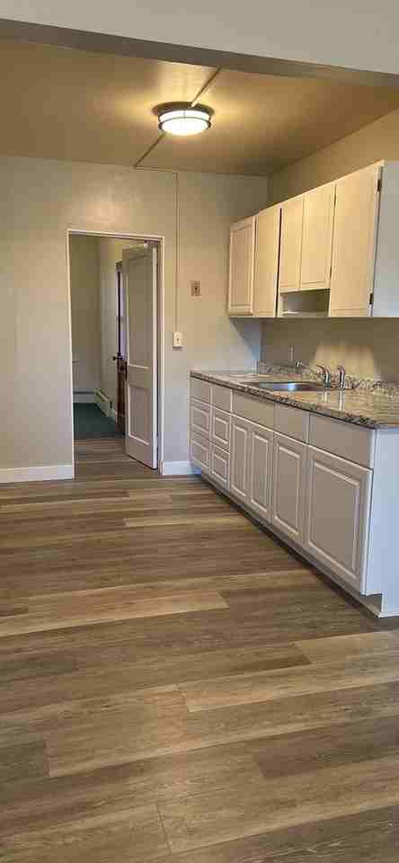 145 North St - Photo 2 of 26