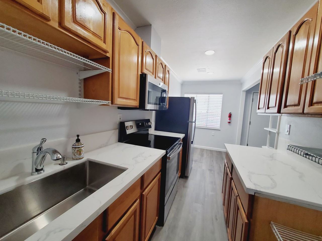 3126 Ashbrook Ct - Photo 5 of 14