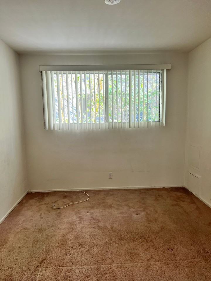 c3718 - Photo 2 of 14