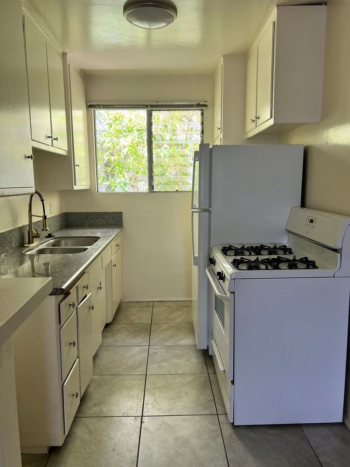 c3718 - Photo 6 of 14