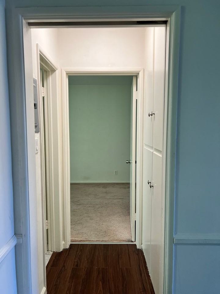 c3718 - Photo 7 of 14