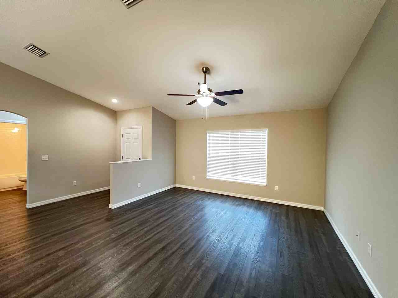 13670 Sw 43rd Cir - Photo 4 of 21
