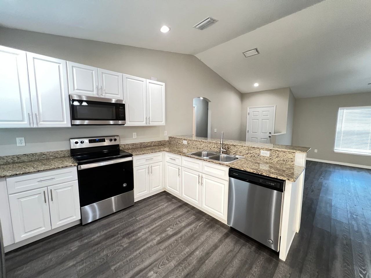 13670 Sw 43rd Cir - Photo 7 of 21