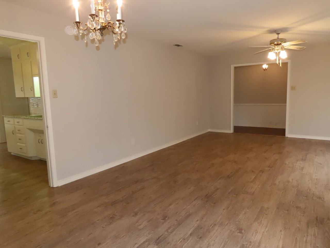 2028 Hunter St - Photo 6 of 33