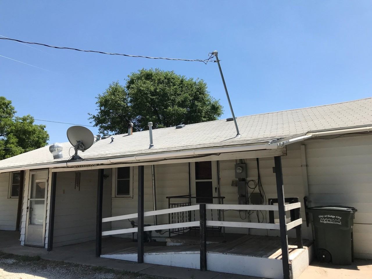 1506 W Mcartor Rd - Photo 3 of 8