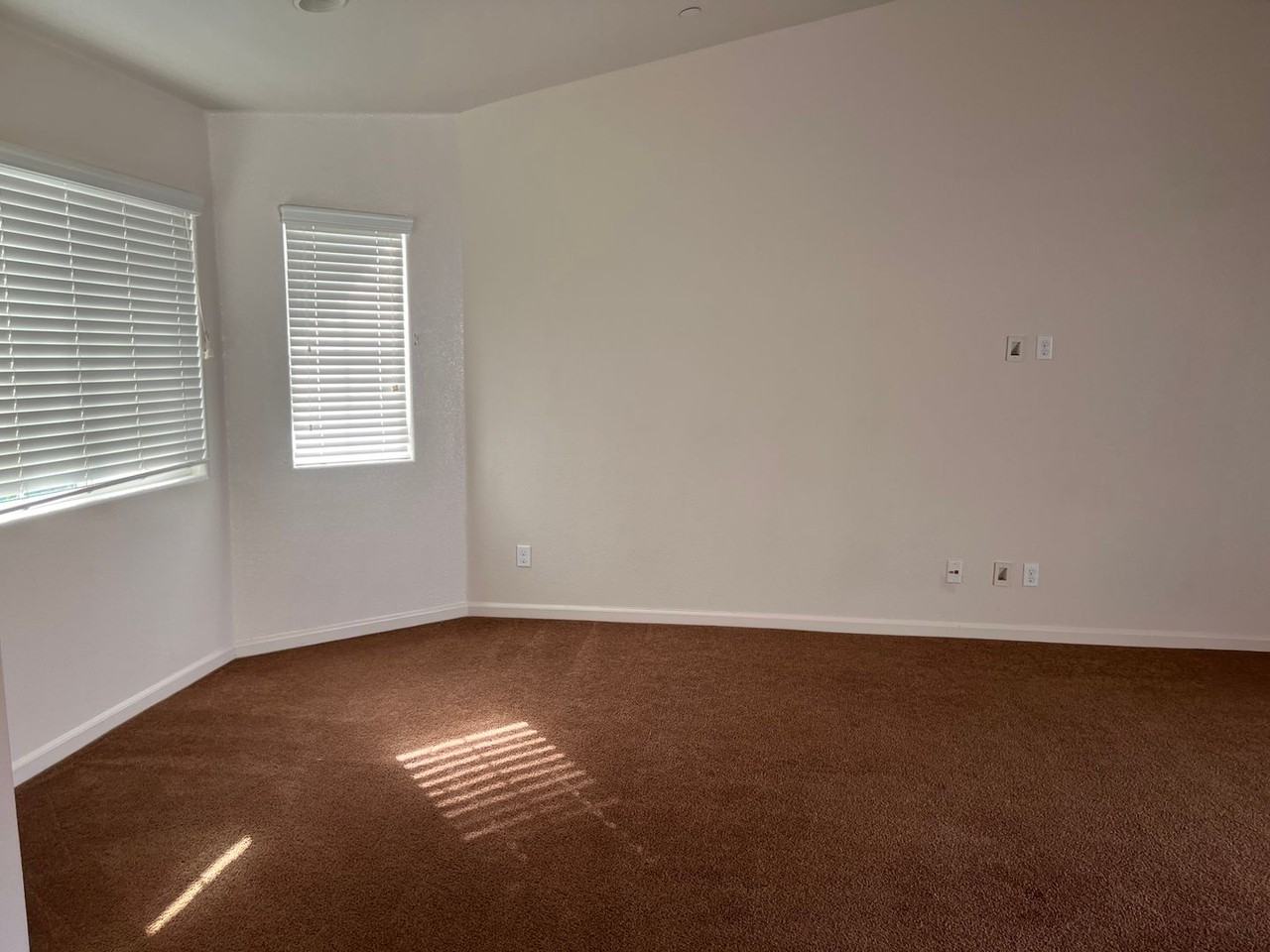 2578 Bell Port Ave - Photo 4 of 18