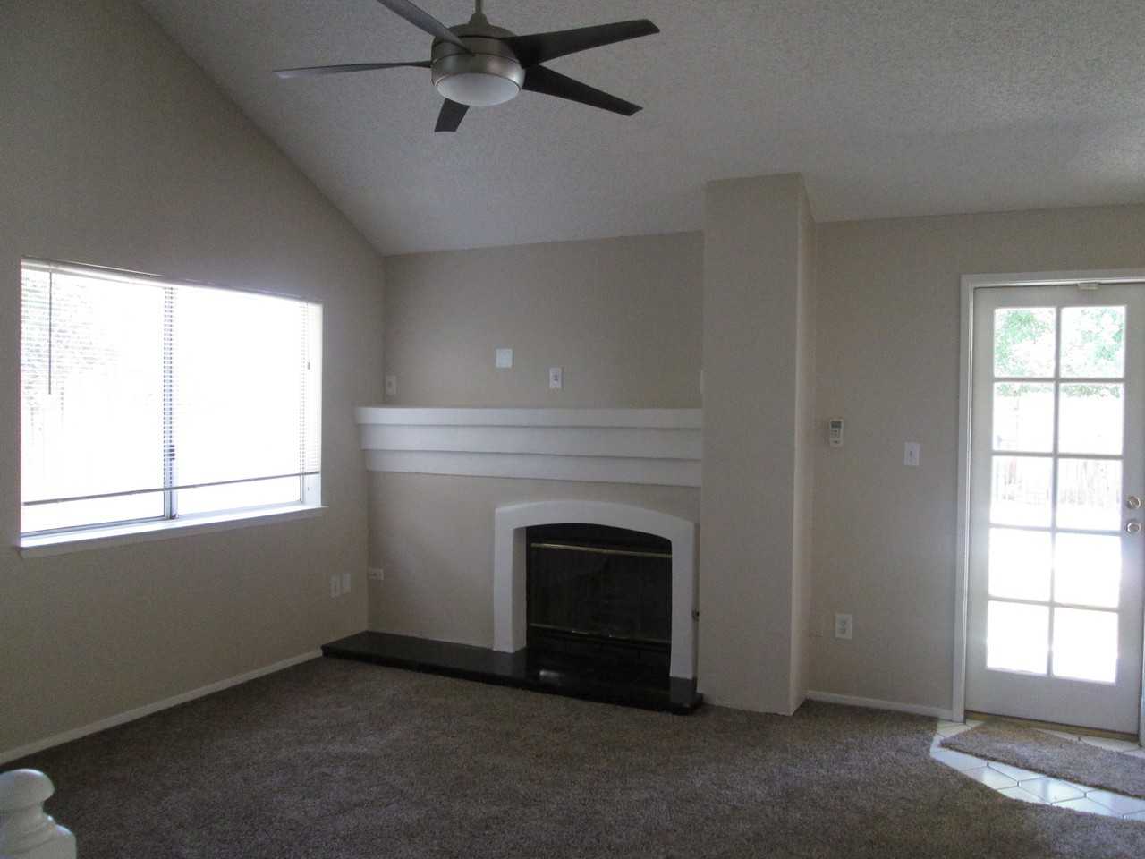 3615 Abbott Dr - Photo 2 of 9