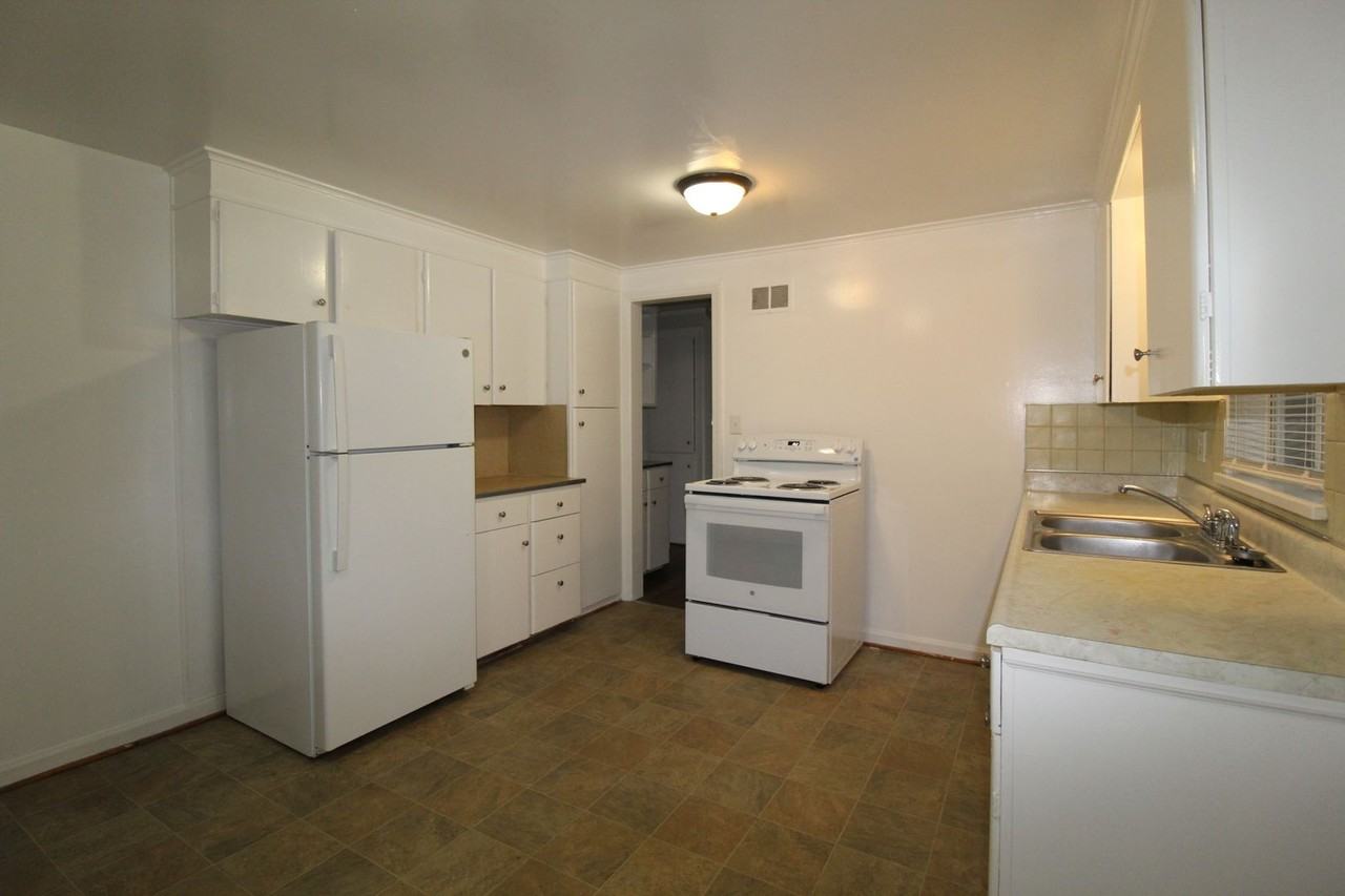 2 E 85th St - Photo 6 of 12