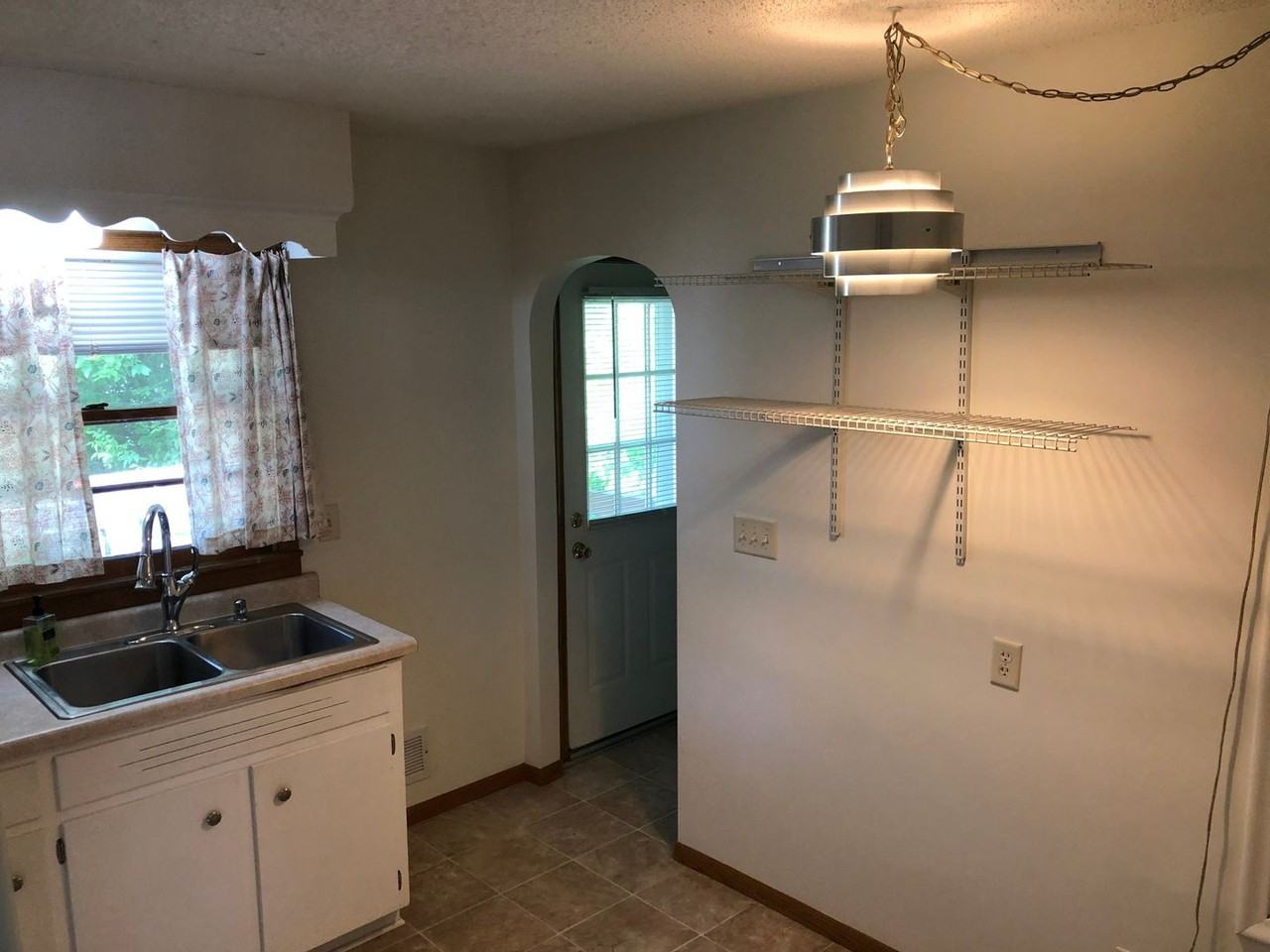 1883 Field Ave - Photo 6 of 18