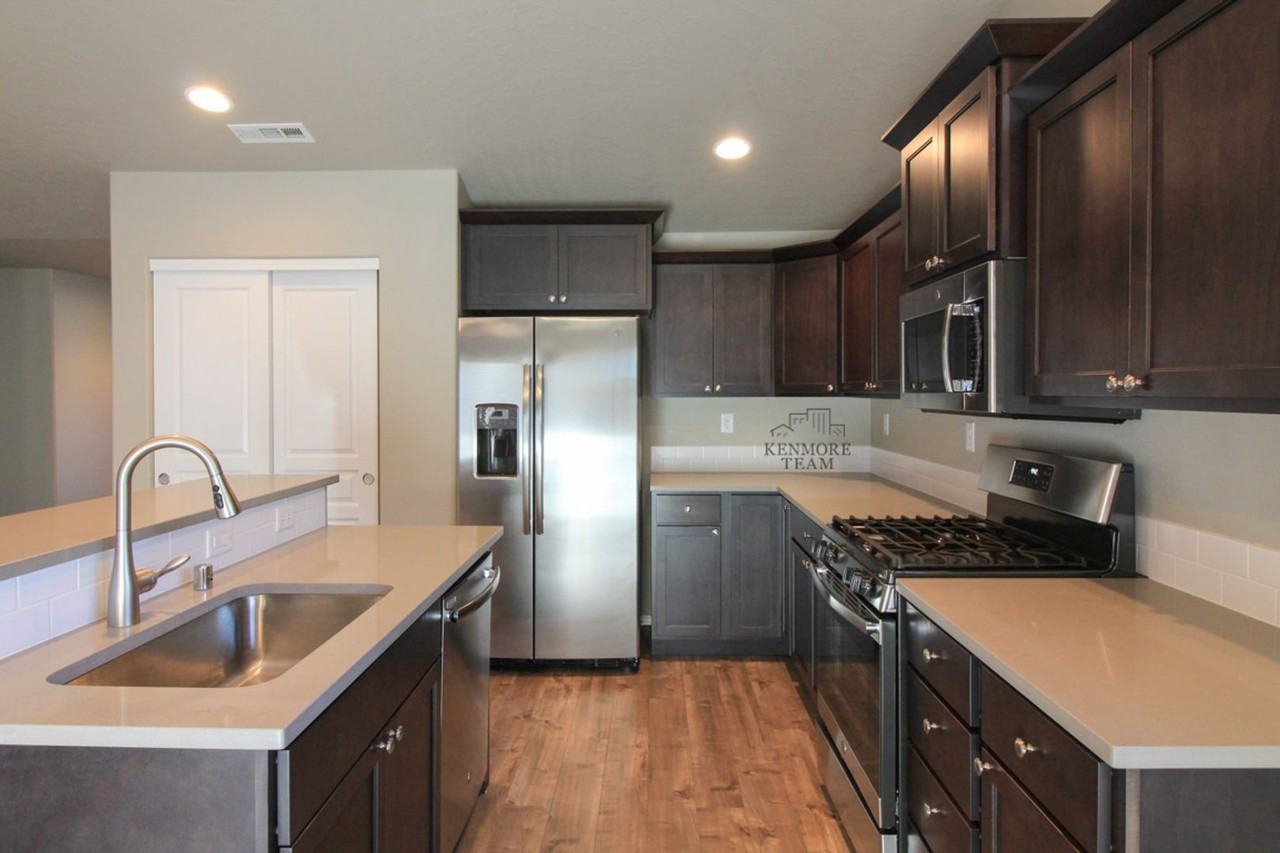 2937 Cashmere Dr - Photo 2 of 9