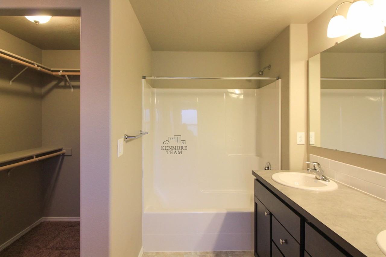 2937 Cashmere Dr - Photo 5 of 9