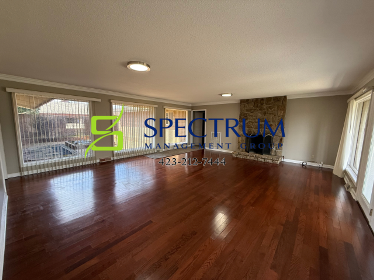 828 Andy St - Photo 5 of 38